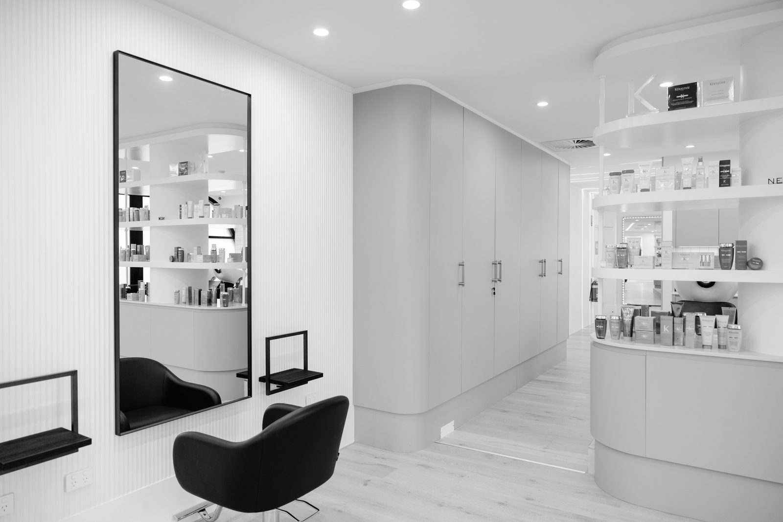 Axis Salon detail